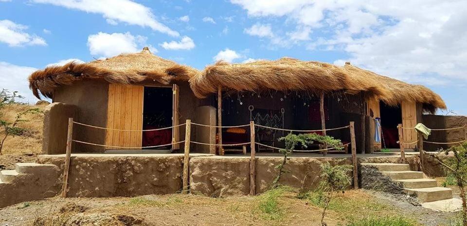 Osiligilai Maasai Lodge Sanya Juu Exterior photo
